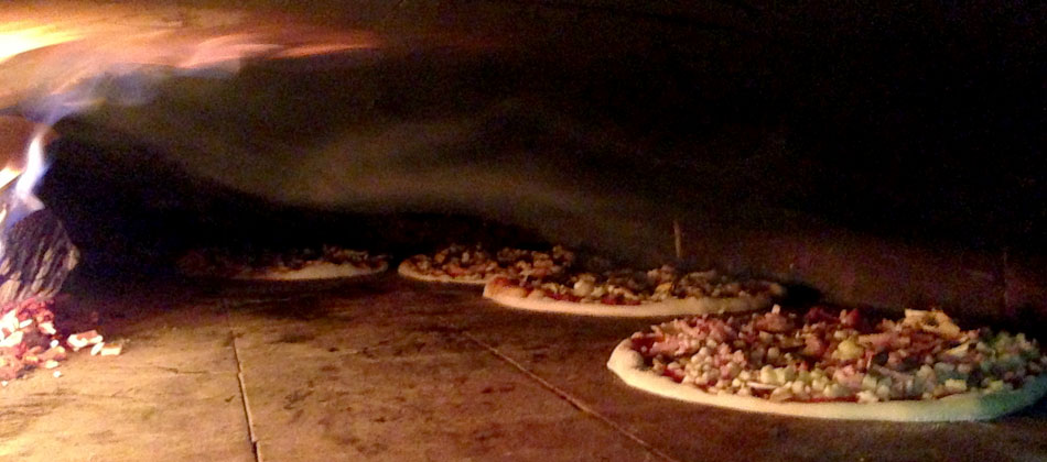Découvrez nos pizzas cuites au feu de bois
